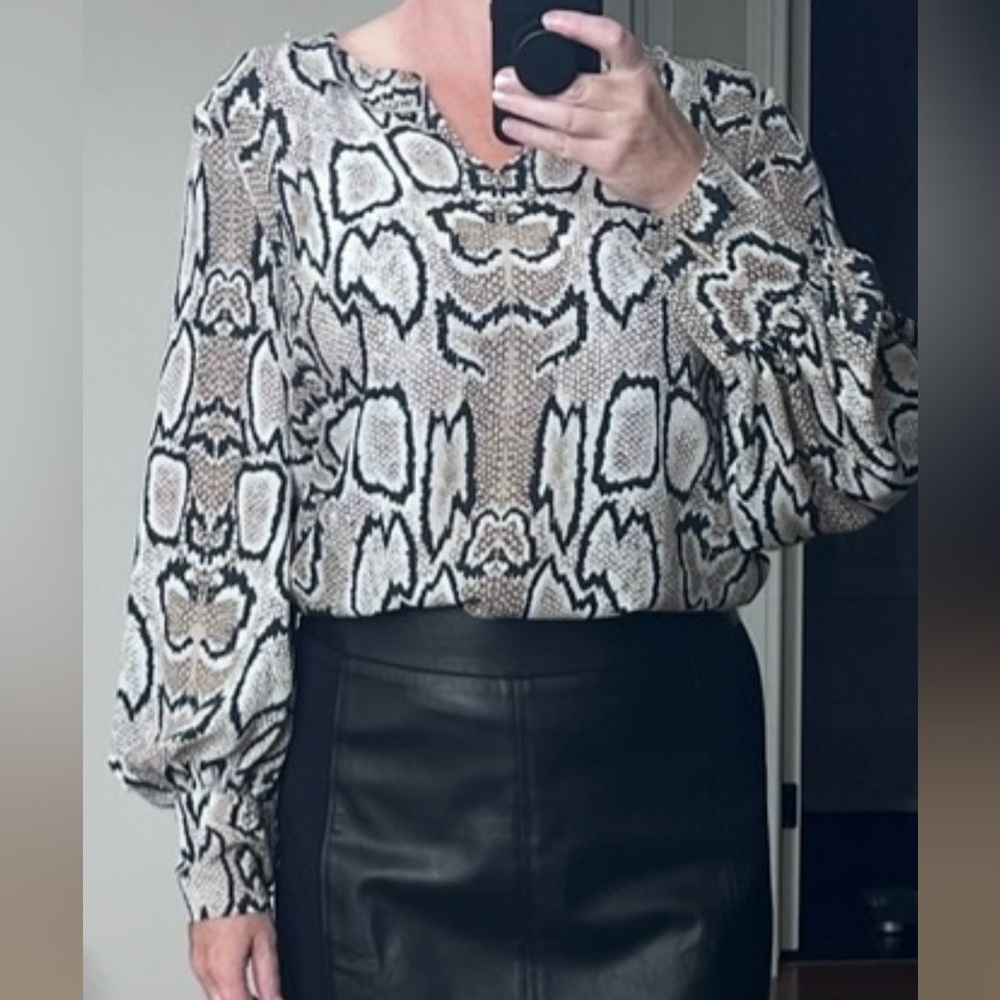 Cabi blouse - Picture 2 of 3